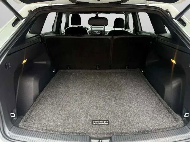 Used 2021 Volkswagen Atlas Cross Sport SEL image 28