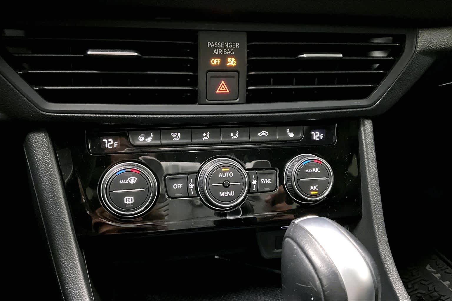 Used 2021 Volkswagen Jetta SE FWD image 31