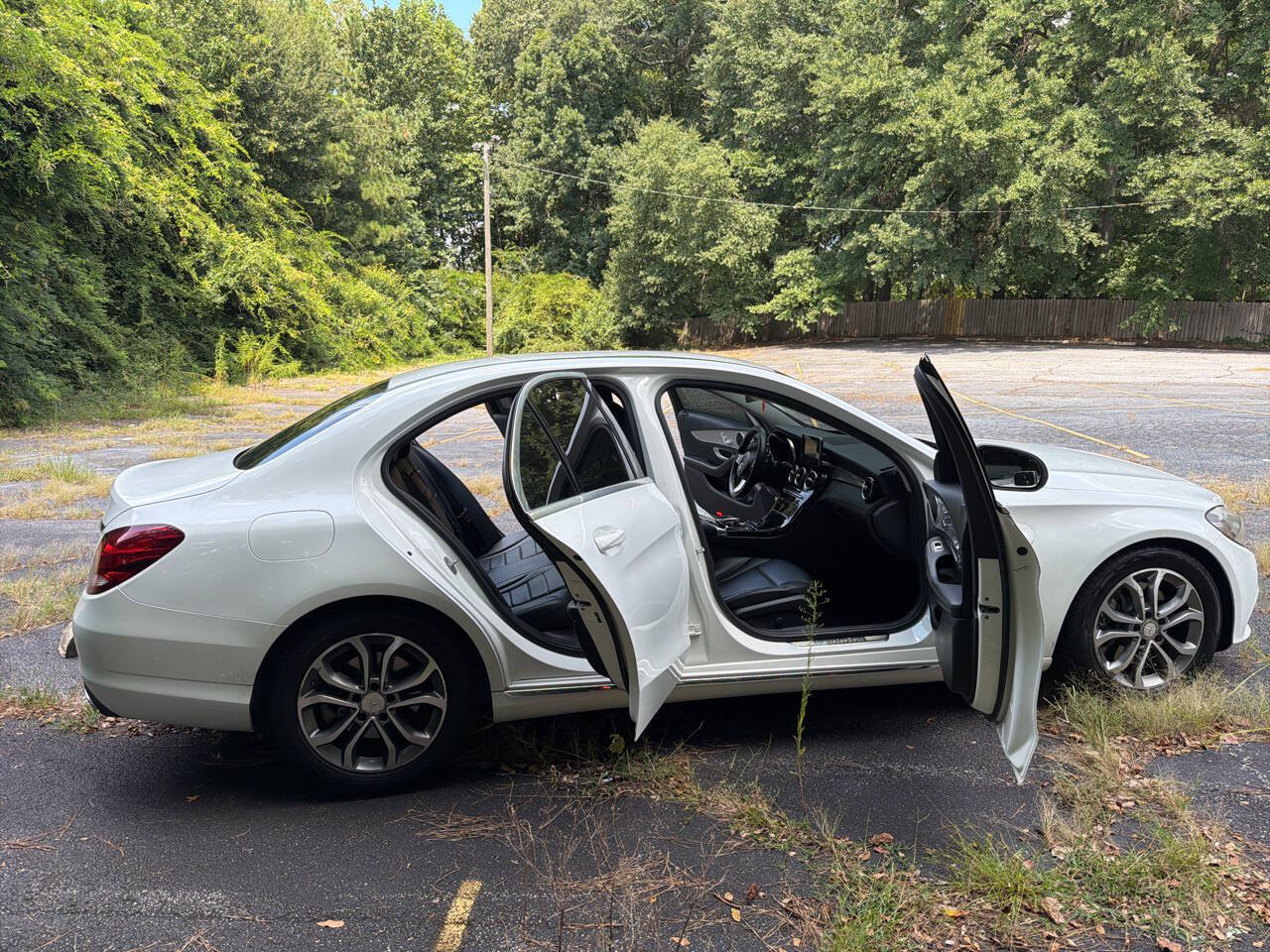 Used 2015 Mercedes-Benz C 300 Sedan image 25