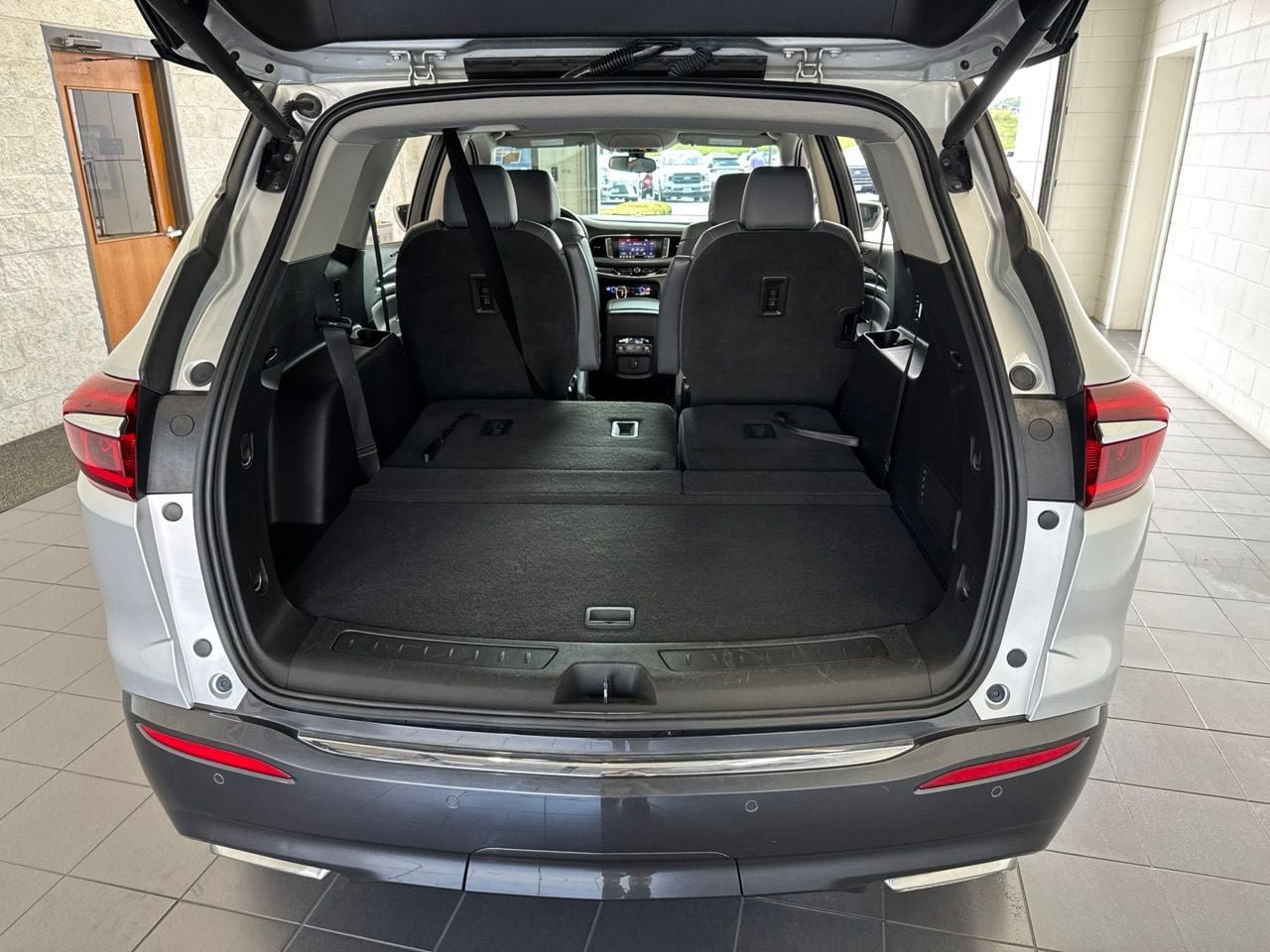 Used 2020 Buick Enclave Essence AWD/4WD image 10
