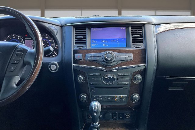 Used 2014 INFINITI QX80 4WD w/ Deluxe Touring Package image 6