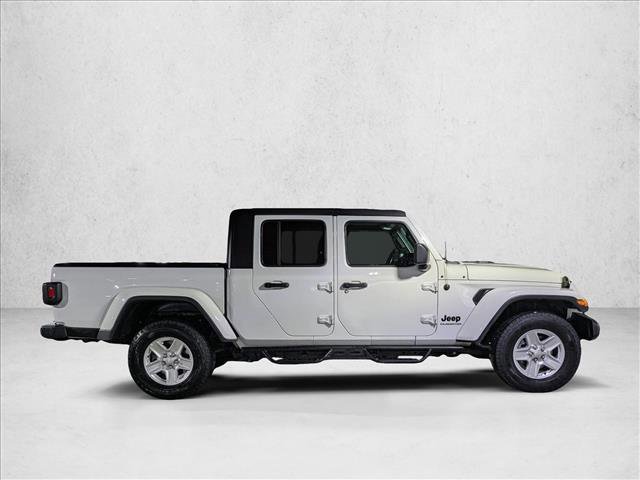 Used 2021 Jeep Gladiator Sport image 4