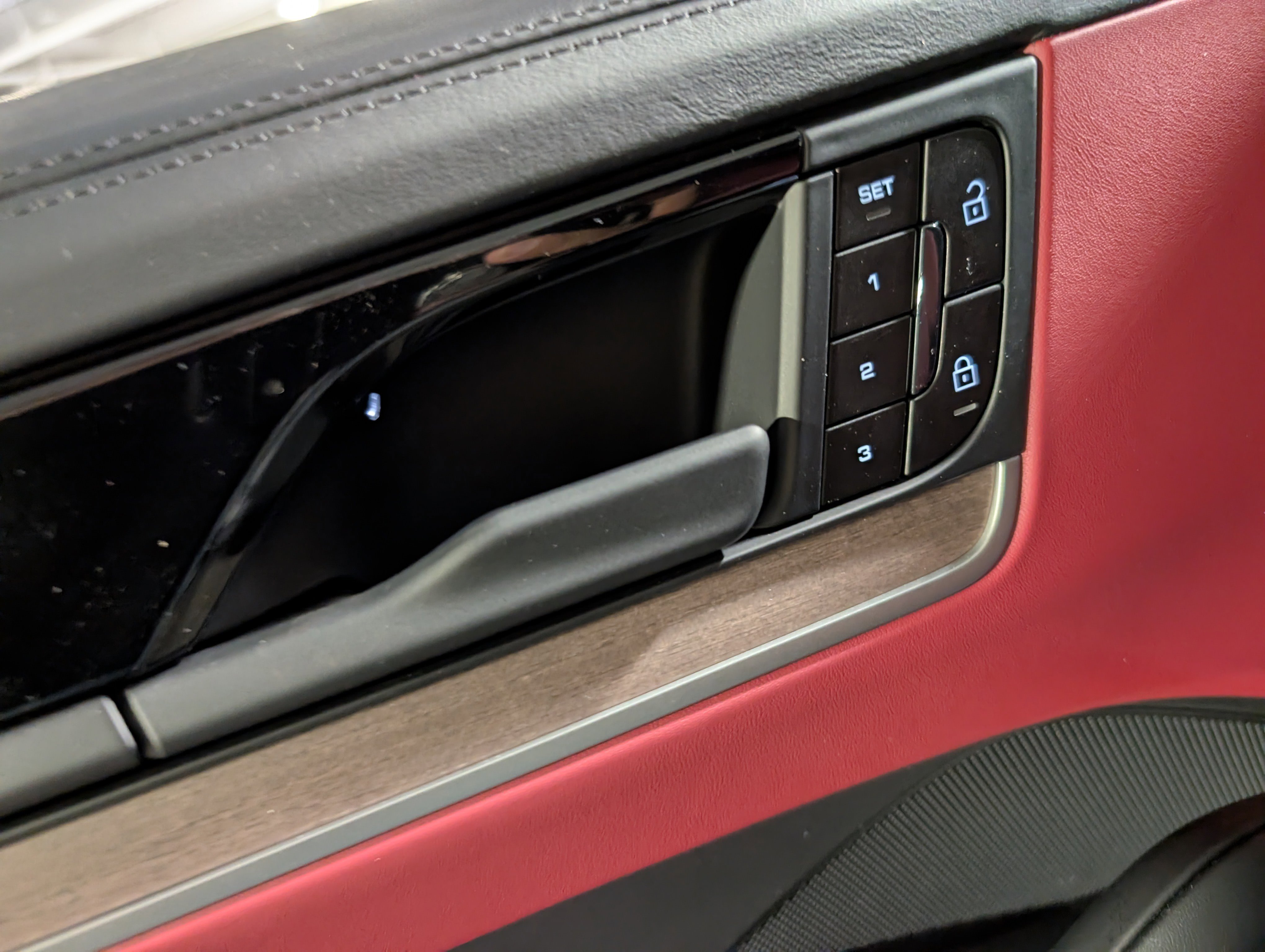 New 2026 Porsche Cayenne S image 21