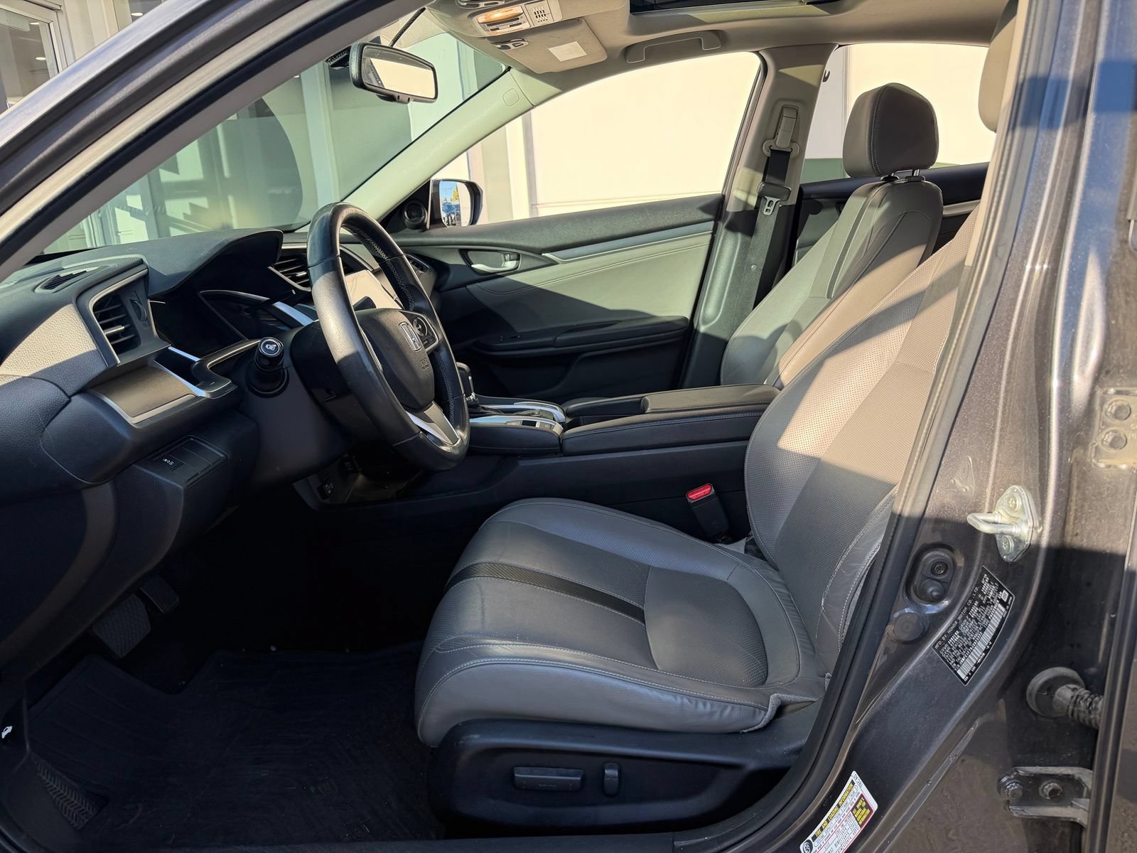 Used 2018 Honda Civic EX-L image 13