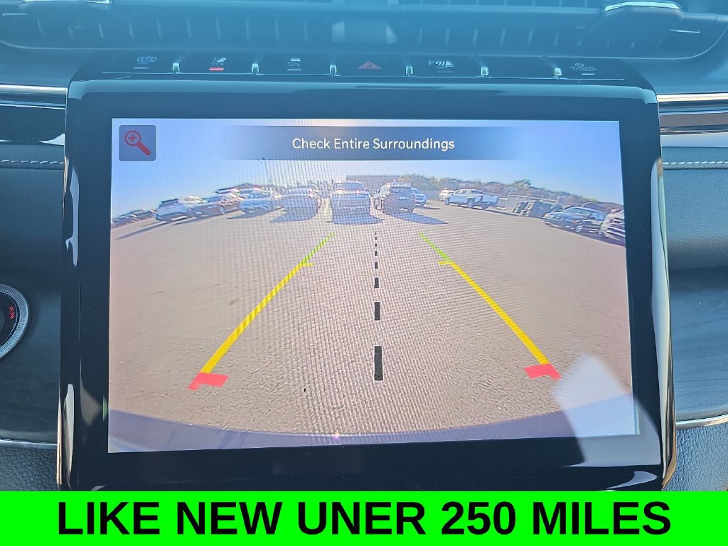 Used 2023 Jeep Grand Cherokee Overland w/ Luxury Tech Group IV AWD/4WD image 24