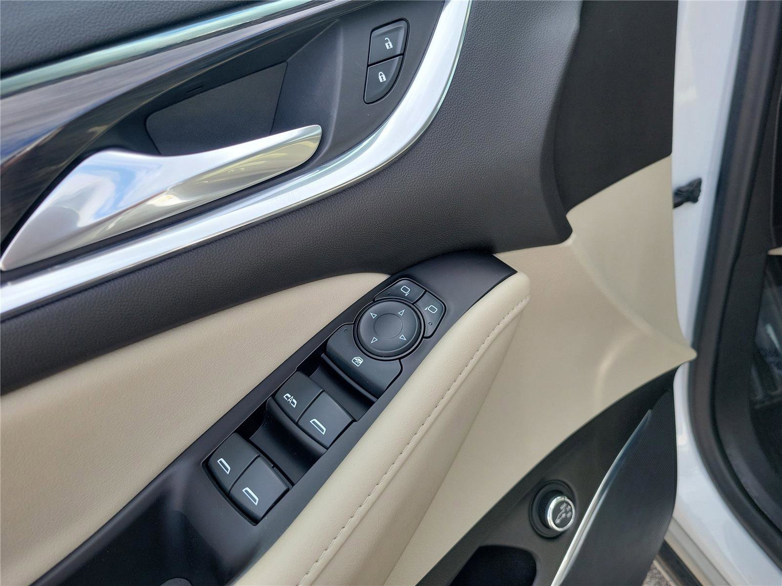 Used 2020 Buick Enclave Essence FWD image 23