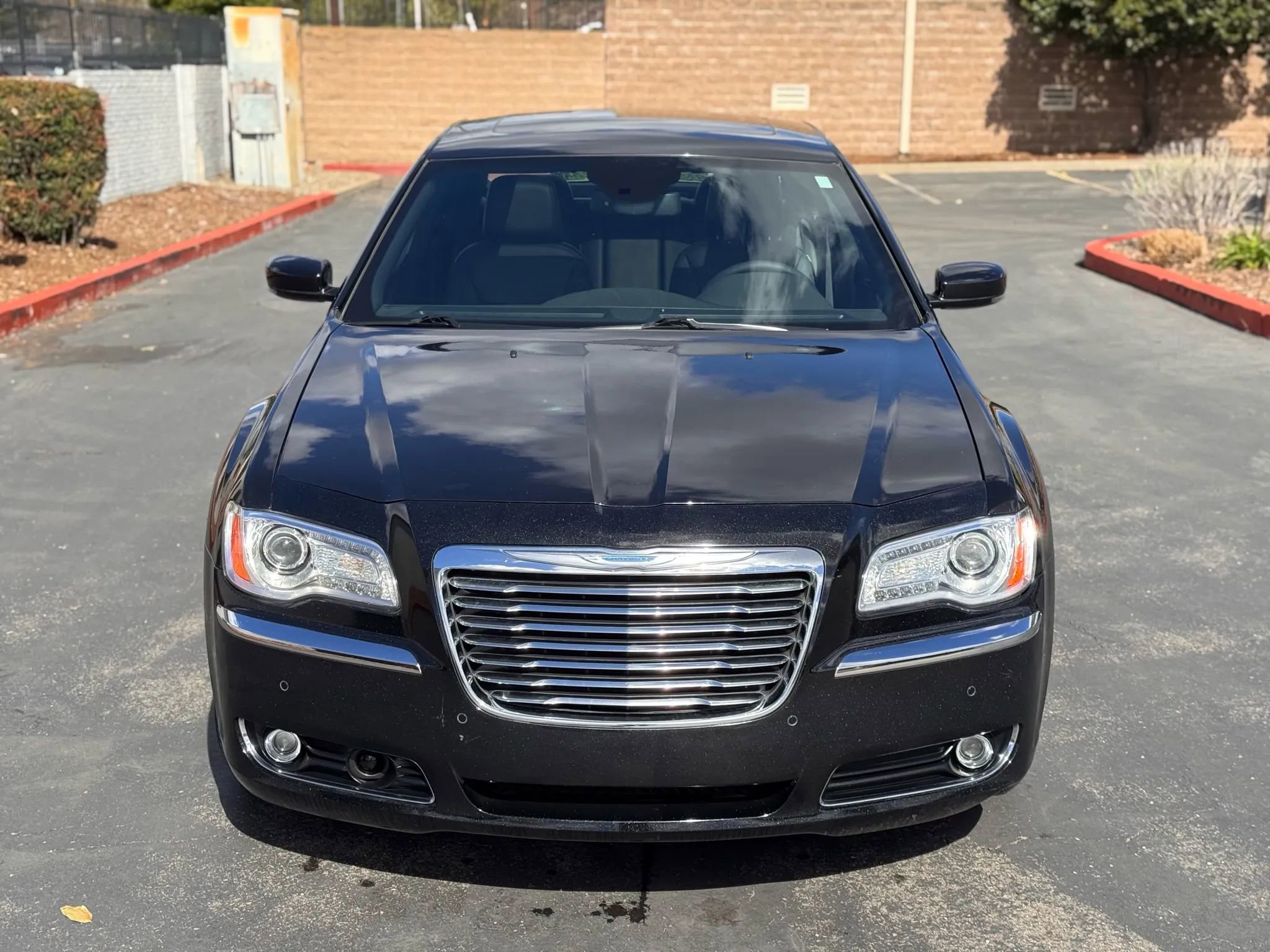 Used 2014 Chrysler 300 w/ Driver Convenience Group image 9