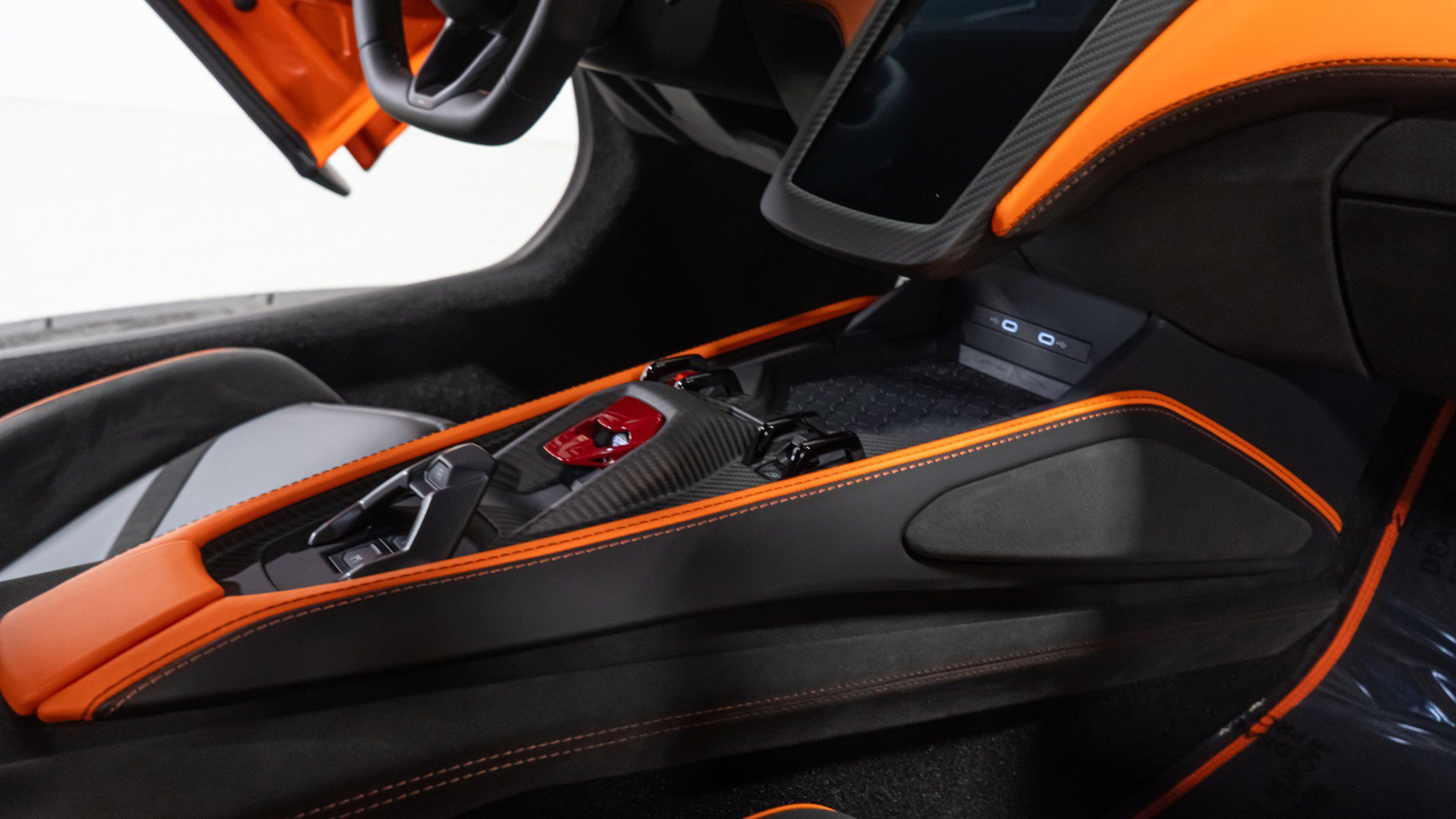 Used 2025 Lamborghini Revuelto image 74