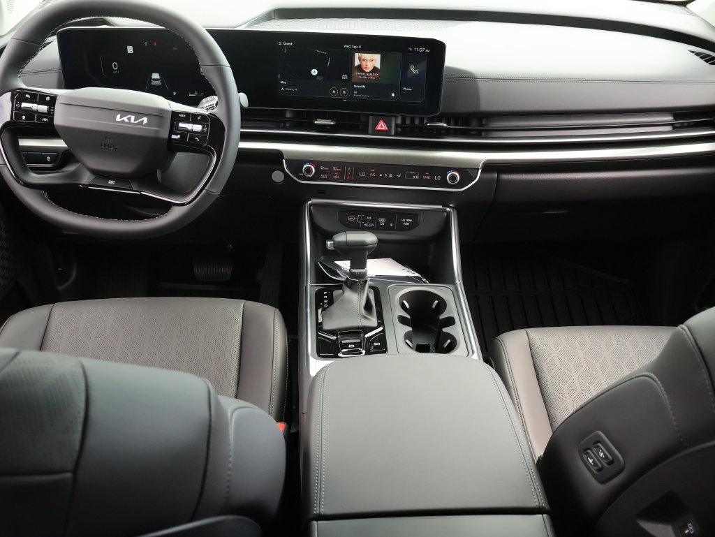 New 2027 Kia Carnival SX w/ Dark Edition Package FWD image 19