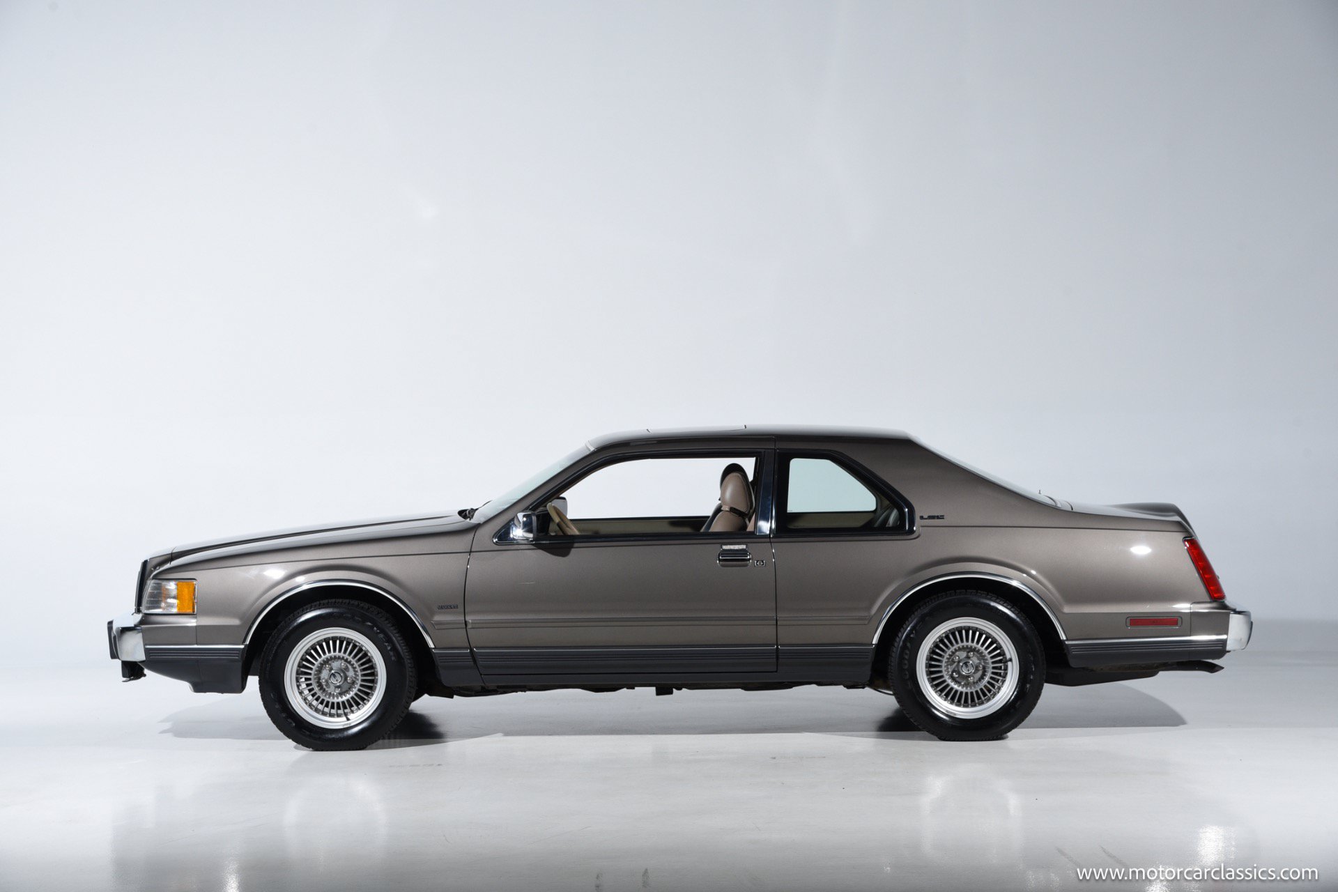 Used 1988 Lincoln Mark VII LSC RWD image 7