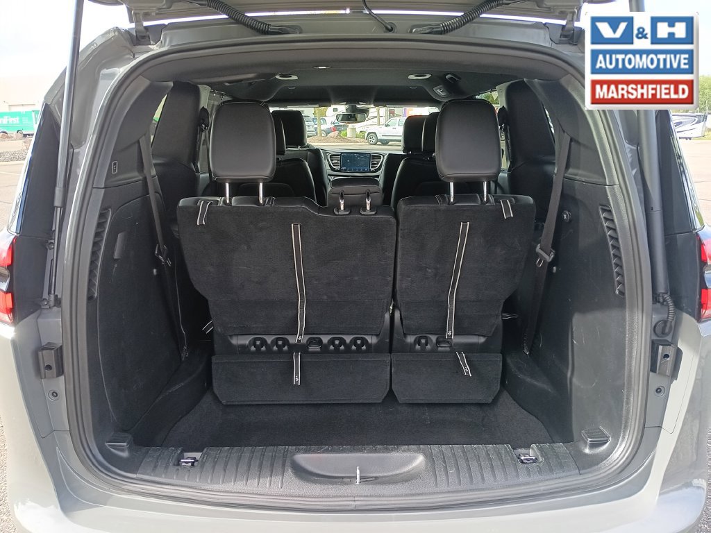Used 2025 Chrysler Pacifica Select FWD image 28