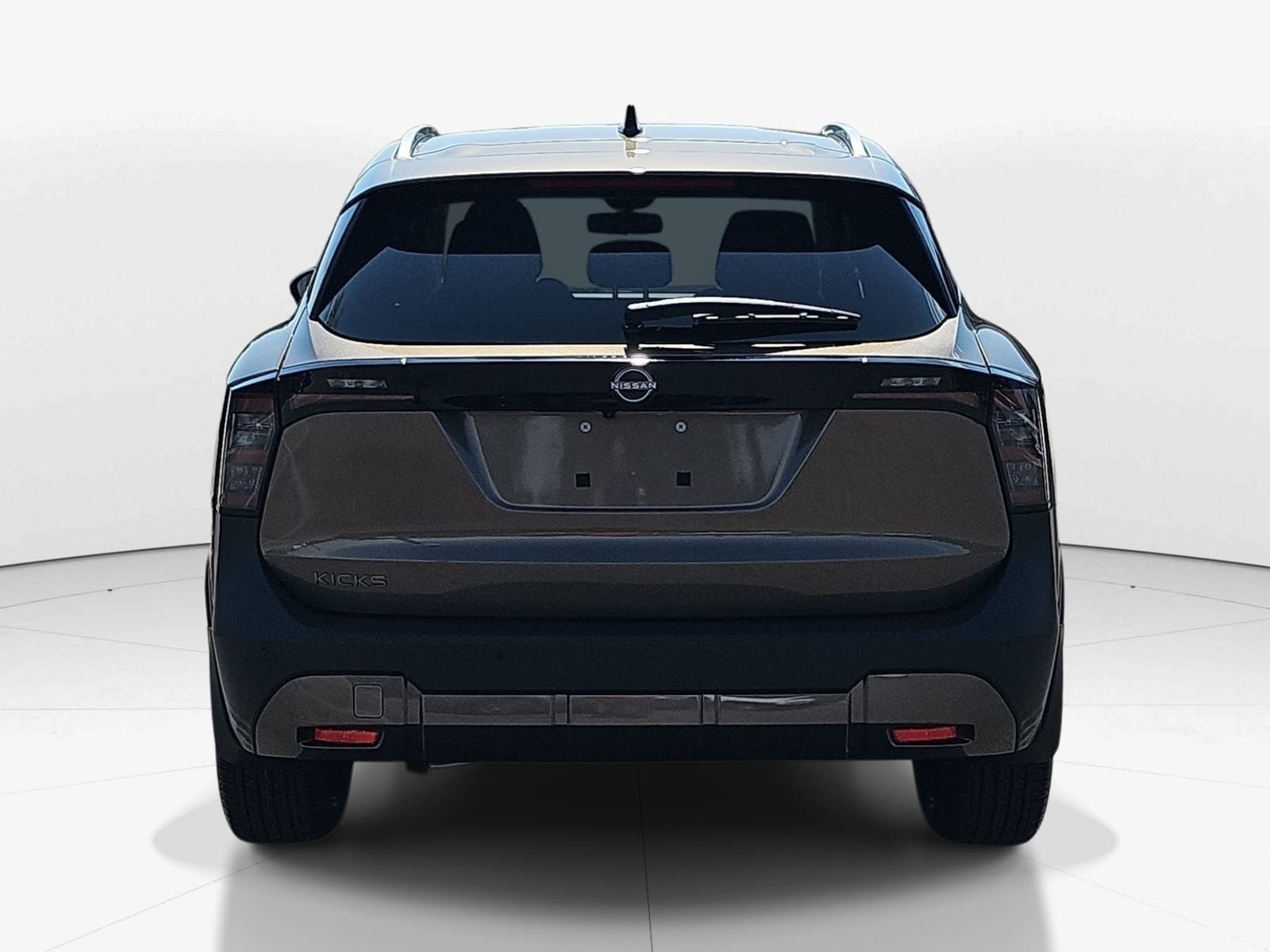 New 2027 Nissan Kicks SR w/ Cold Weather Package FWD image 6