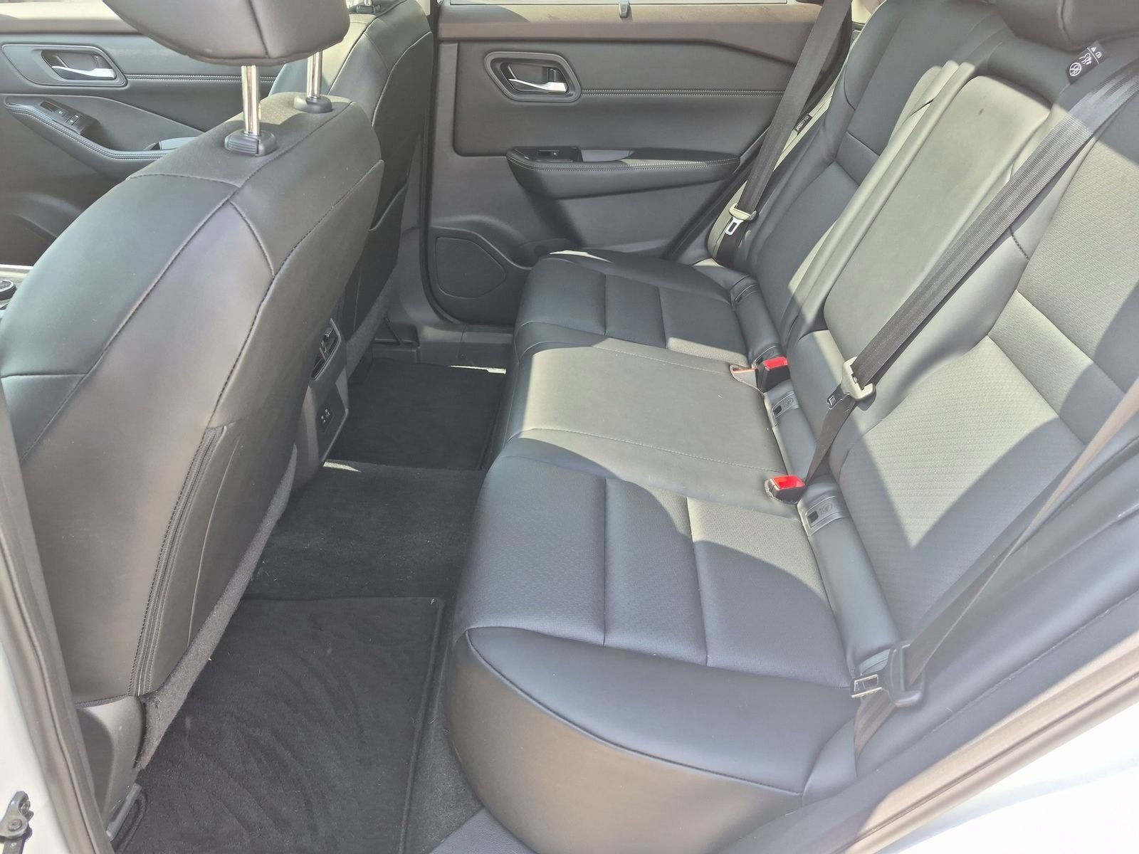 Certified 2023 Nissan Rogue SV w/ SV Premium B Package AWD/4WD image 33