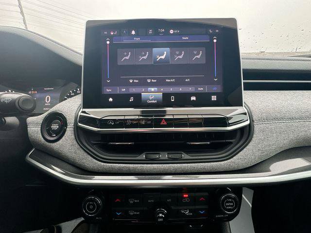 Certified 2022 Jeep Compass Latitude w/ Convenience Group image 20