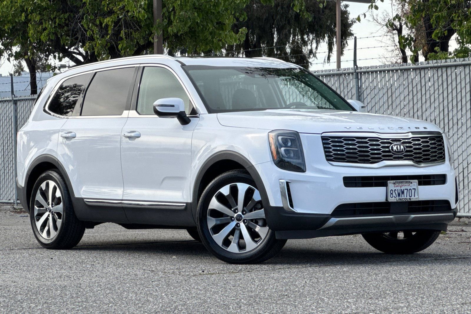 Used 2021 Kia Telluride EX w/ EX Premium Package image 2