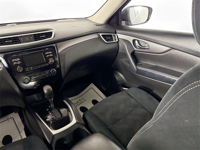 Used 2016 Nissan Rogue SV image 20