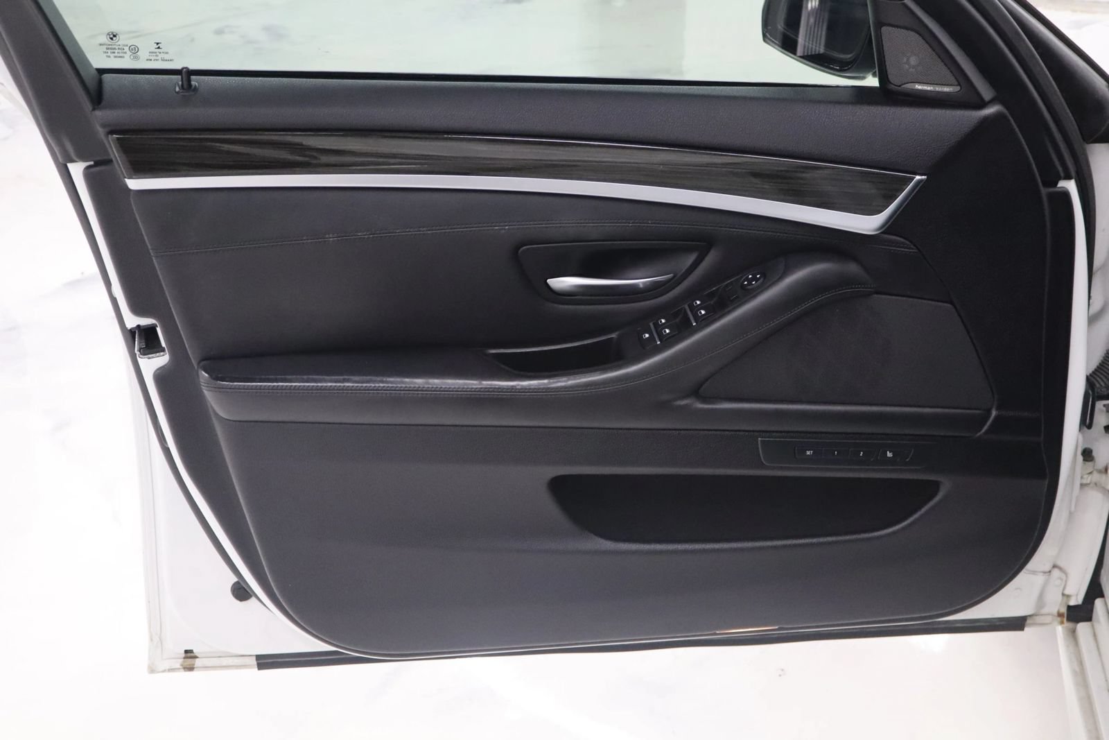 Used 2016 BMW 550i xDrive Sedan AWD/4WD image 13