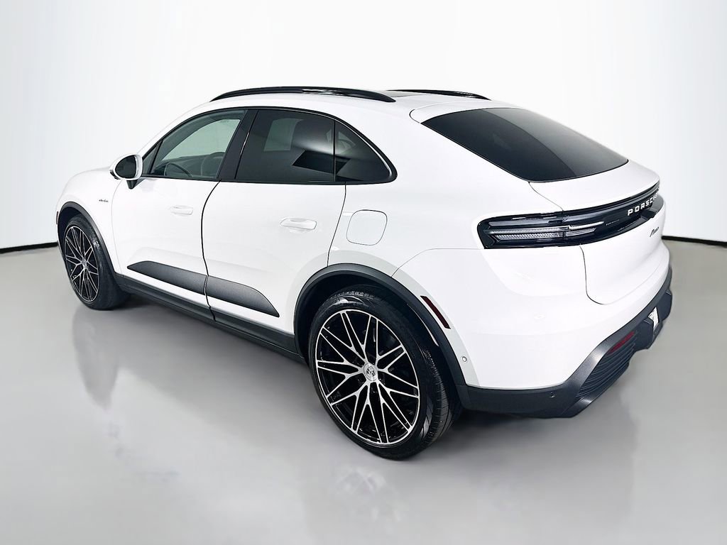 Certified 2025 Porsche Macan Electric image 3