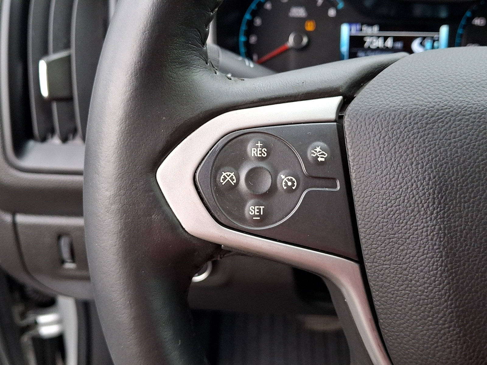 Used 2017 Chevrolet Colorado LT AWD/4WD image 19