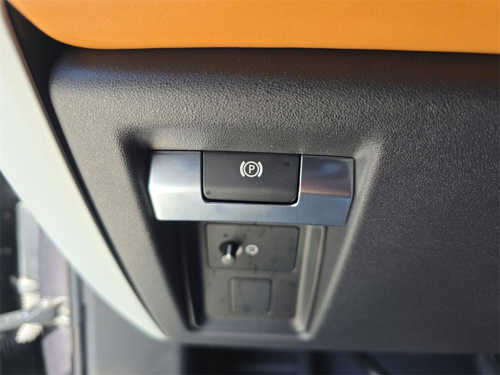 Used 2023 Land Rover Defender 130 First Edition image 27