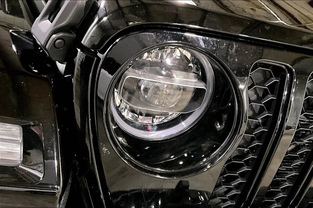 Used 2022 Jeep Gladiator Overland image 4