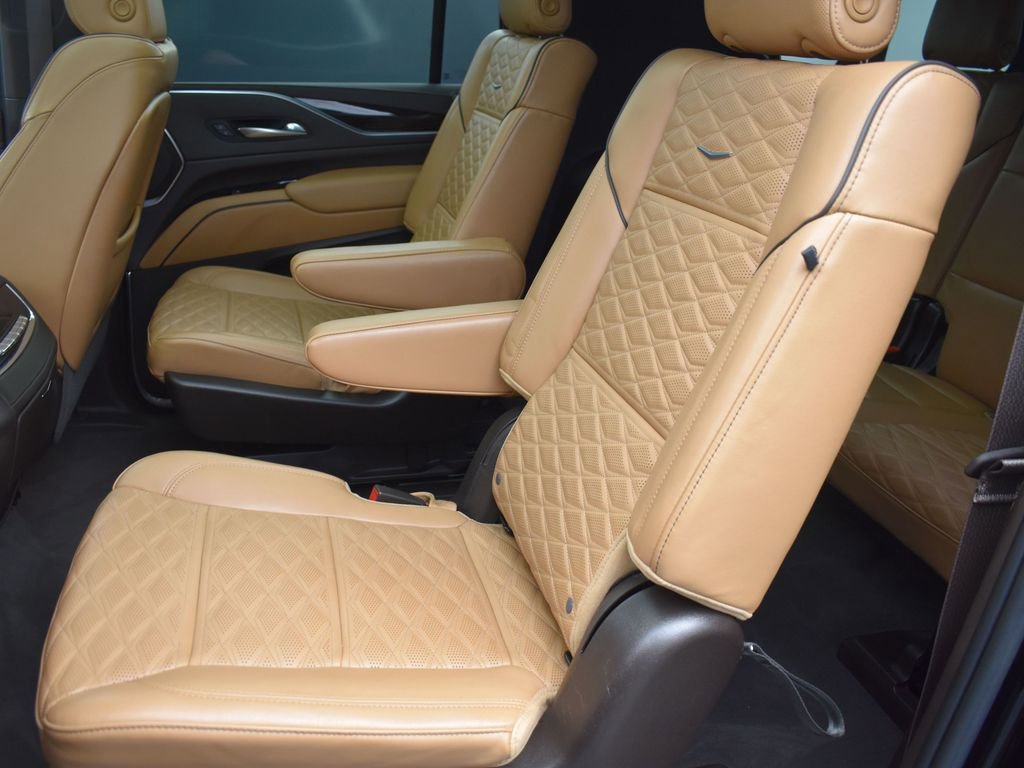 Used 2023 Cadillac Escalade ESV Premium Luxury image 29