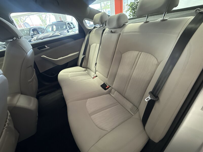 Used 2016 Hyundai Sonata SE FWD image 26