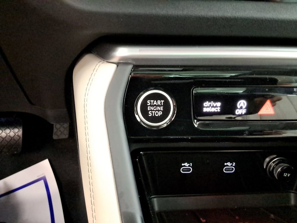 Used 2025 Audi Q5 Premium w/ Convenience Package image 27