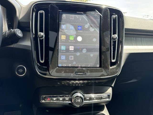 New 2024 Volvo XC40 B5 Plus w/ Climate Package AWD/4WD image 12