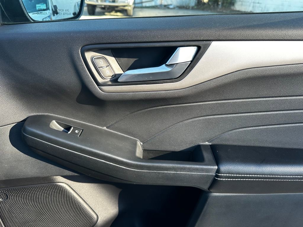 Used 2021 Ford Escape SEL w/ Technology Package image 29