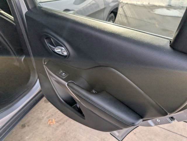 Used 2019 Jeep Cherokee Latitude Plus w/ Comfort/Convenience Group image 30