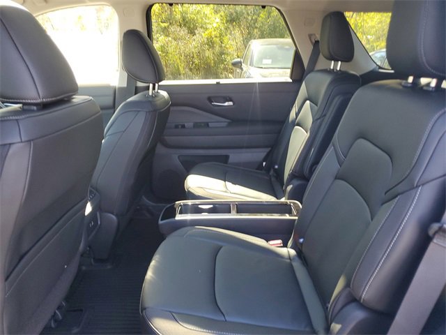 New 2025 Nissan Pathfinder SL w/ SL Premium Package image 23