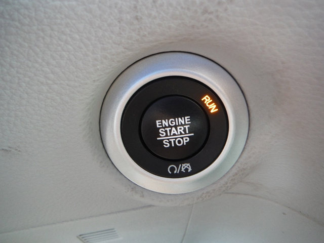 Used 2021 Chrysler Pacifica Touring-L w/ Uconnect Theater Family Group FWD image 21