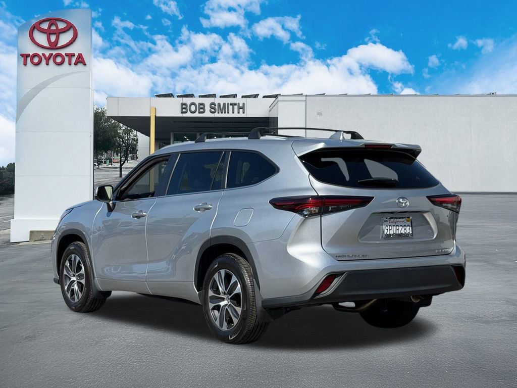 Certified 2024 Toyota Highlander XLE image 7