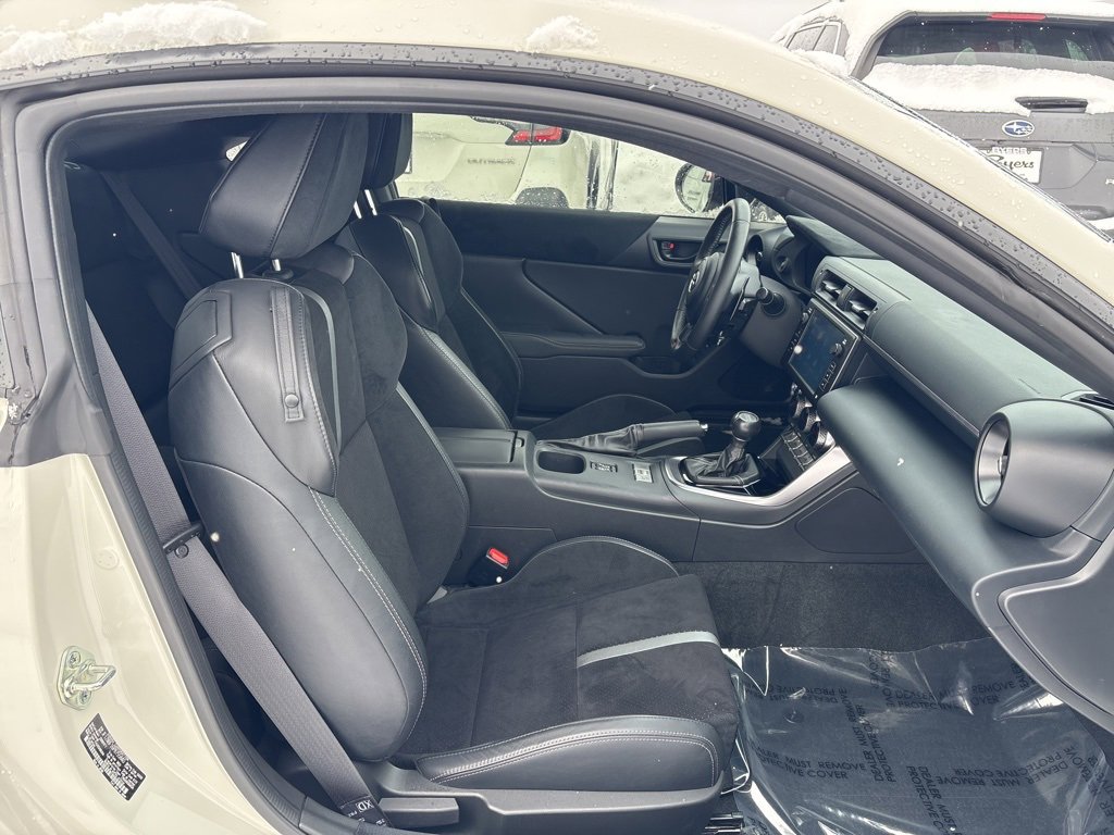 Used 2023 Toyota GR86 Premium w/ ALL Weather Mat Package (TMS) image 10