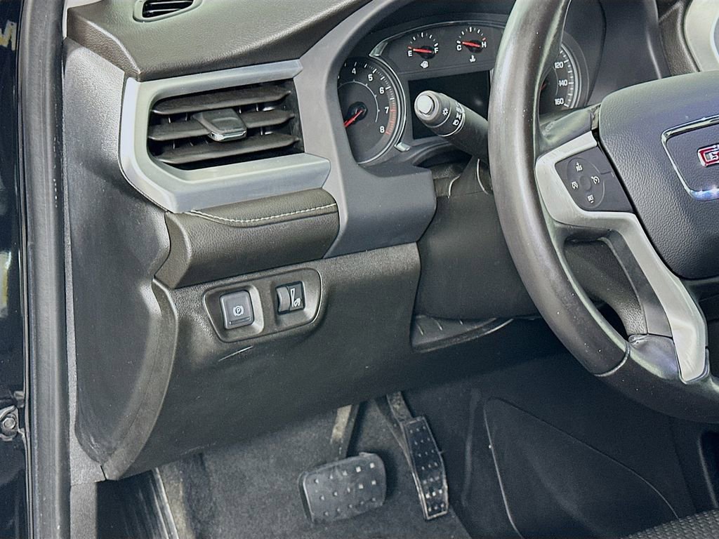 Used 2020 GMC Acadia SLE w/ Driver Convenience Package image 10