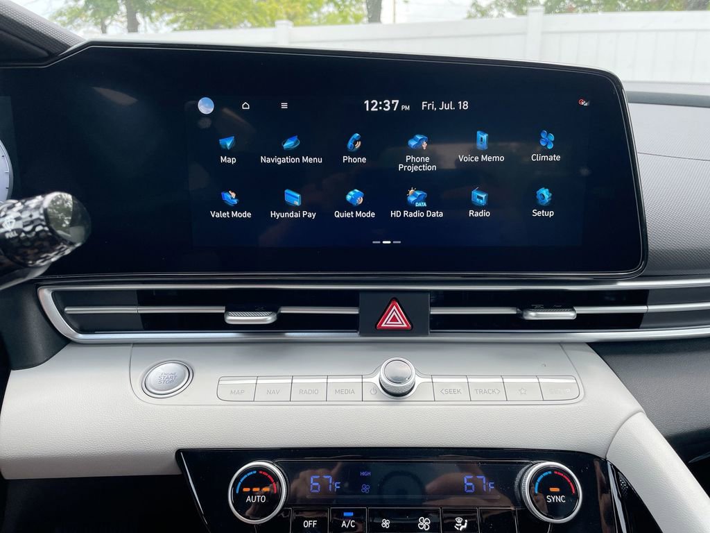 New 2025 Hyundai Elantra Limited image 46