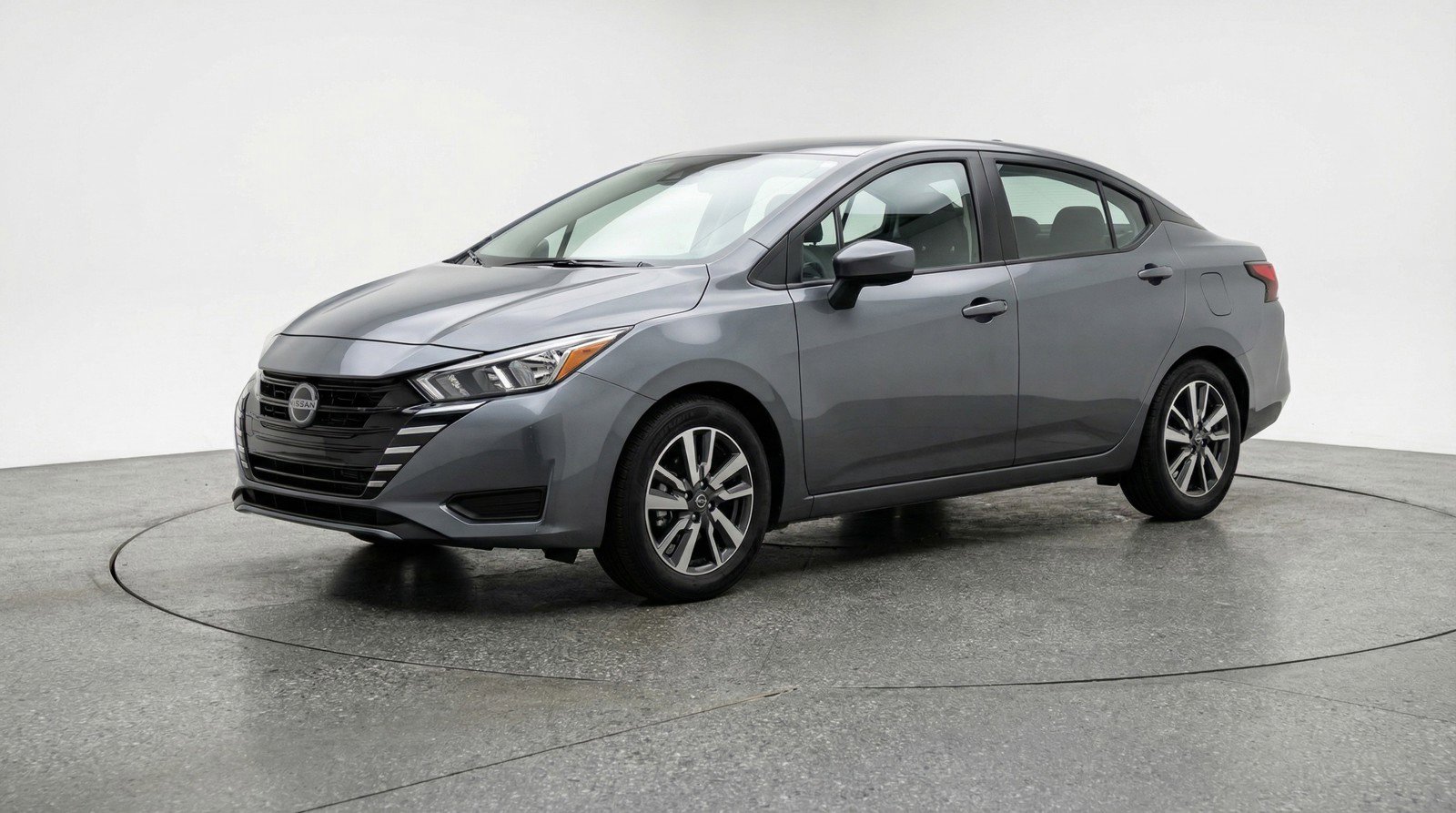 Used 2025 Nissan Versa SV image 3