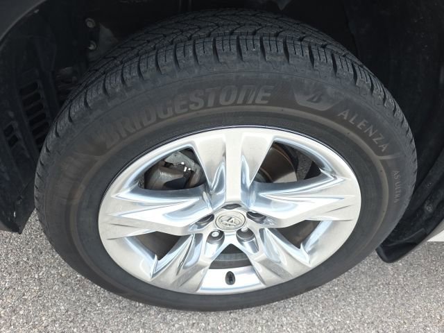 Used 2014 Toyota Highlander Limited FWD image 9
