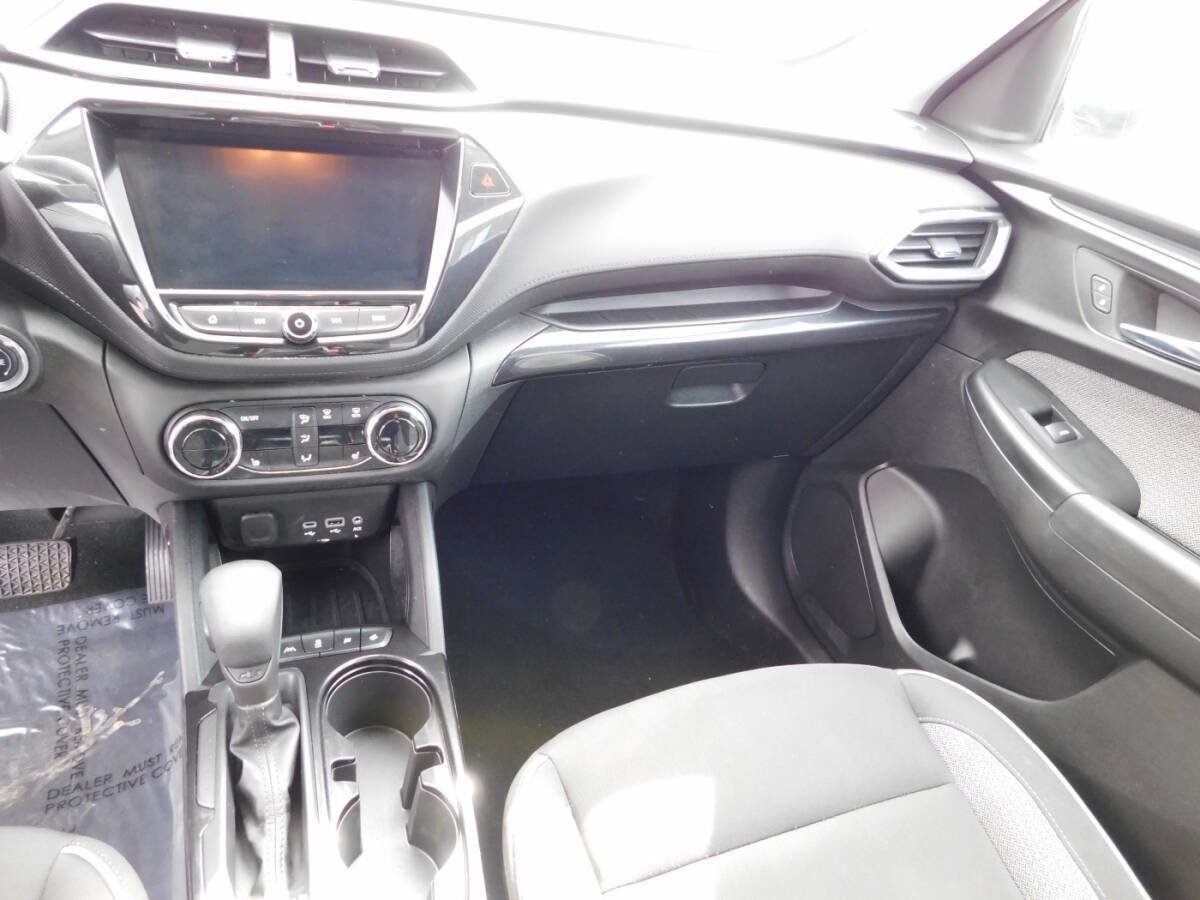 Used 2023 Chevrolet TrailBlazer LT w/ Convenience Package FWD image 9