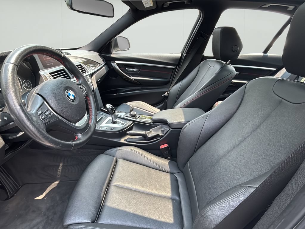 Used 2018 BMW 330e w/ Convenience Package RWD image 14