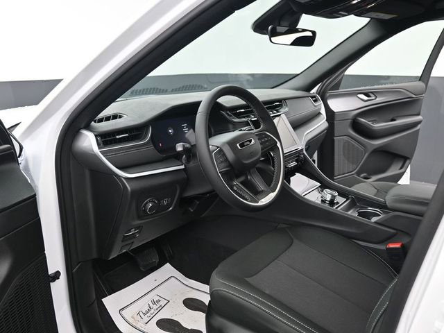 New 2026 Jeep Grand Cherokee Laredo AWD/4WD image 15