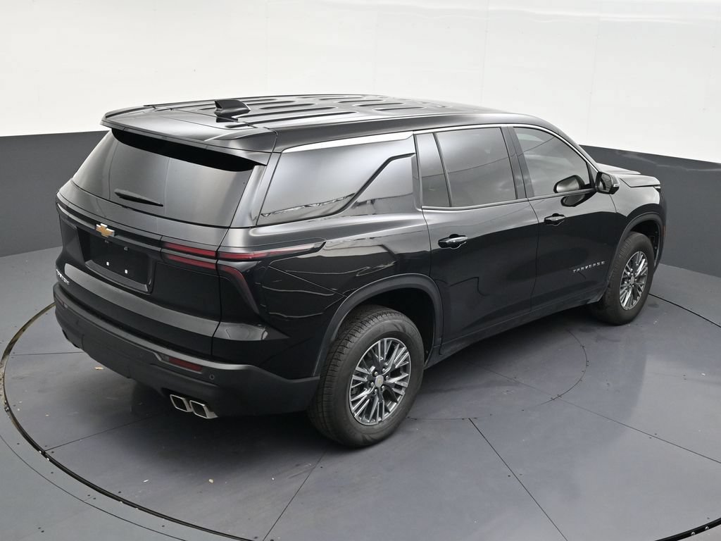 Used 2025 Chevrolet Traverse LT FWD image 15