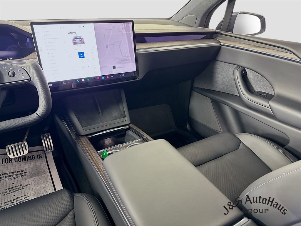 Used 2023 Tesla Model X image 30