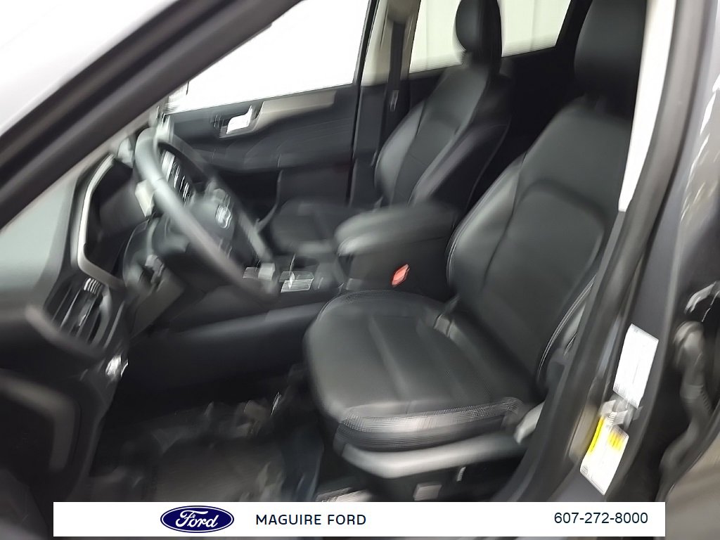 Used 2022 Ford Escape SEL w/ Technology Package image 29