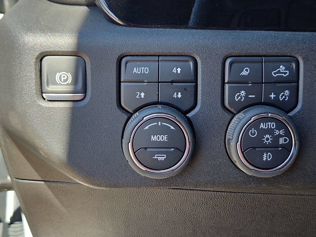 Used 2025 Chevrolet Silverado 2500 LTZ w/ LTZ Convenience Package AWD/4WD image 20