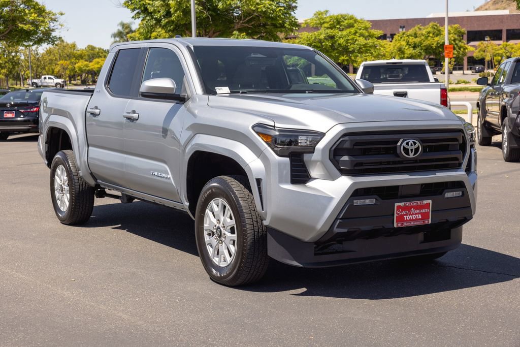 Certified 2024 Toyota Tacoma SR5 AWD/4WD image 3
