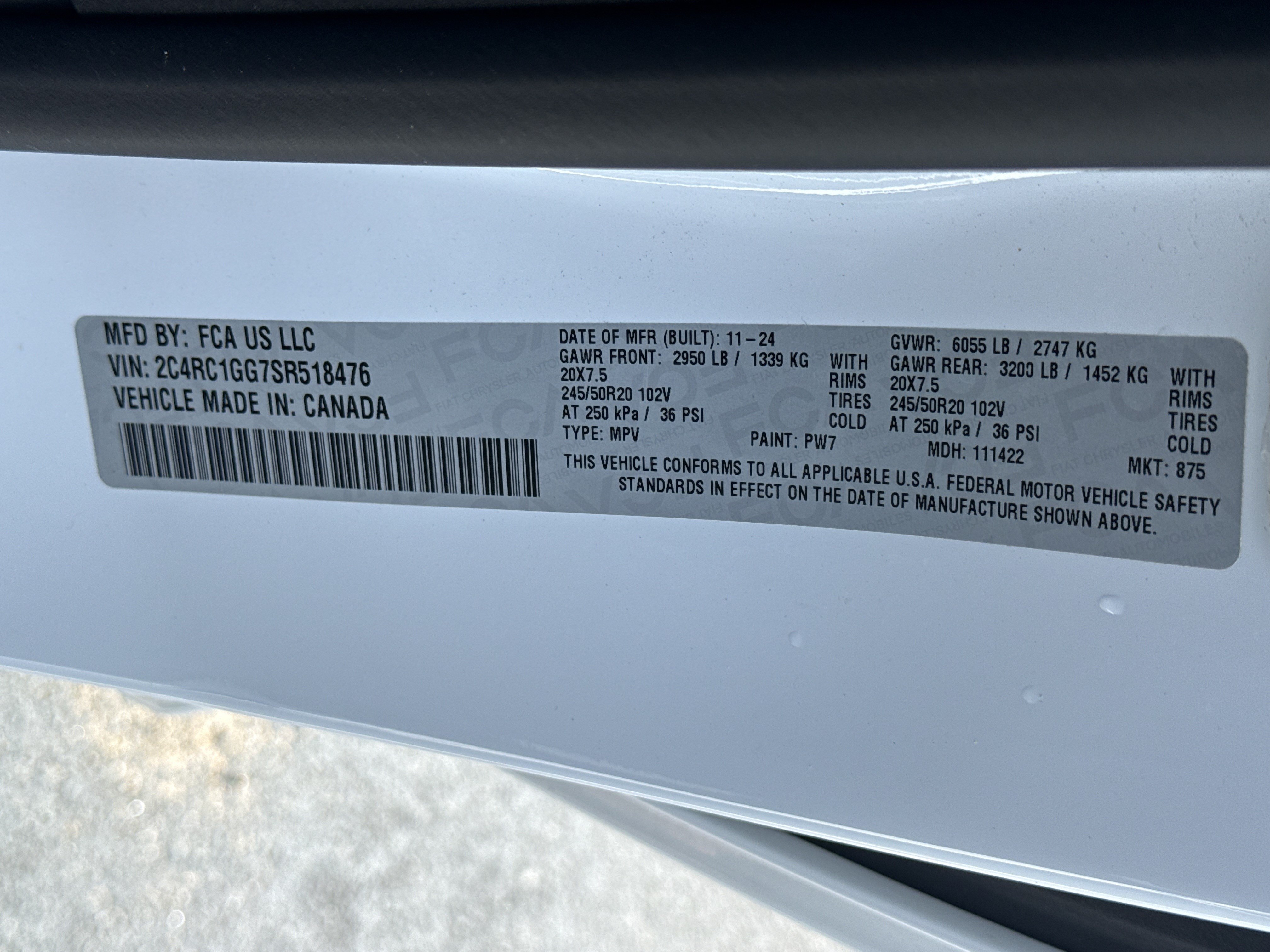 Used 2025 Chrysler Pacifica Limited FWD image 35