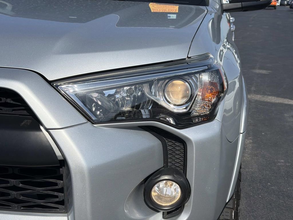 Used 2020 Toyota 4Runner SR5 Premium AWD/4WD image 10