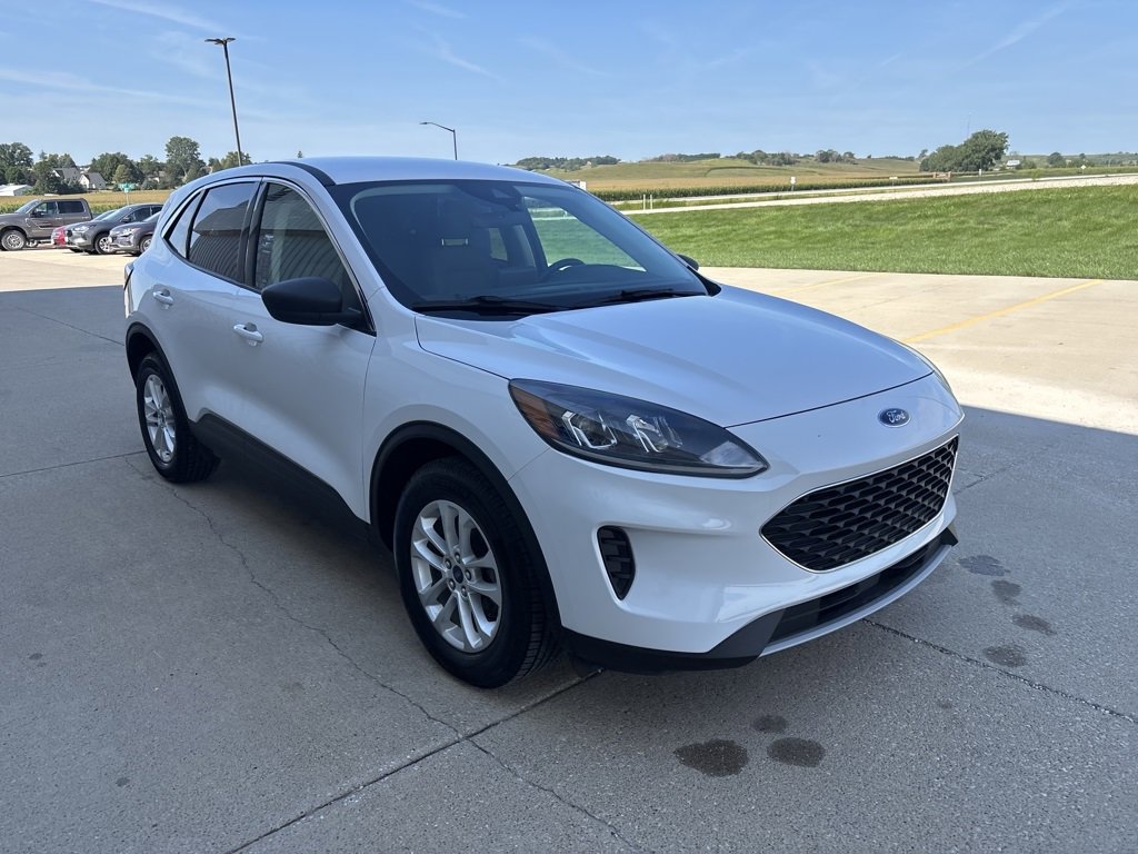 Used 2022 Ford Escape SE image 3